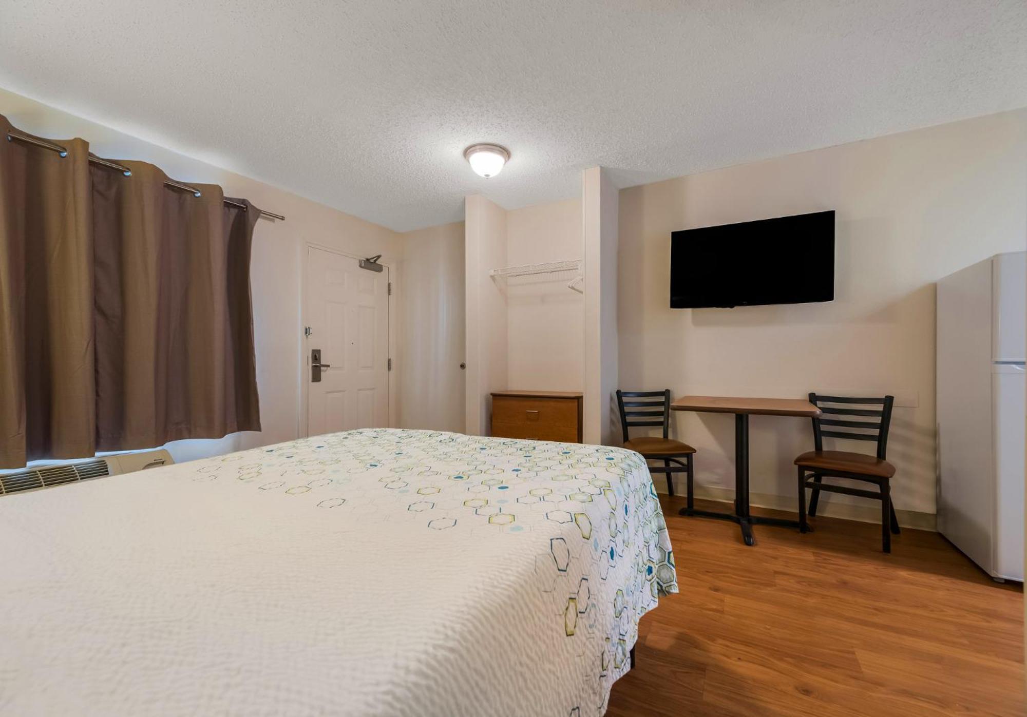 Hometowne Studios By Red Roof Orlando - Ucf Area Alafaya Extérieur photo