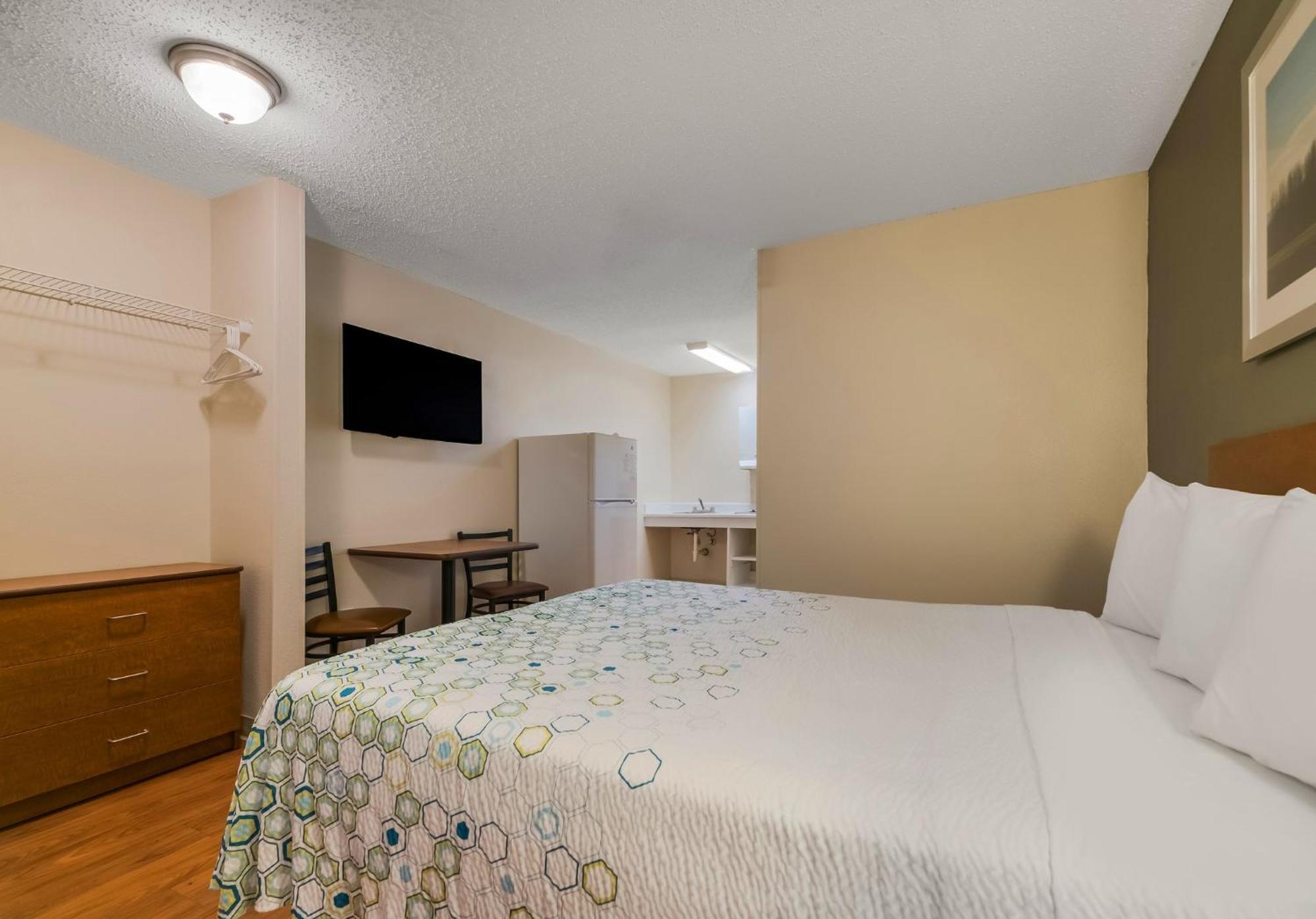 Hometowne Studios By Red Roof Orlando - Ucf Area Alafaya Extérieur photo