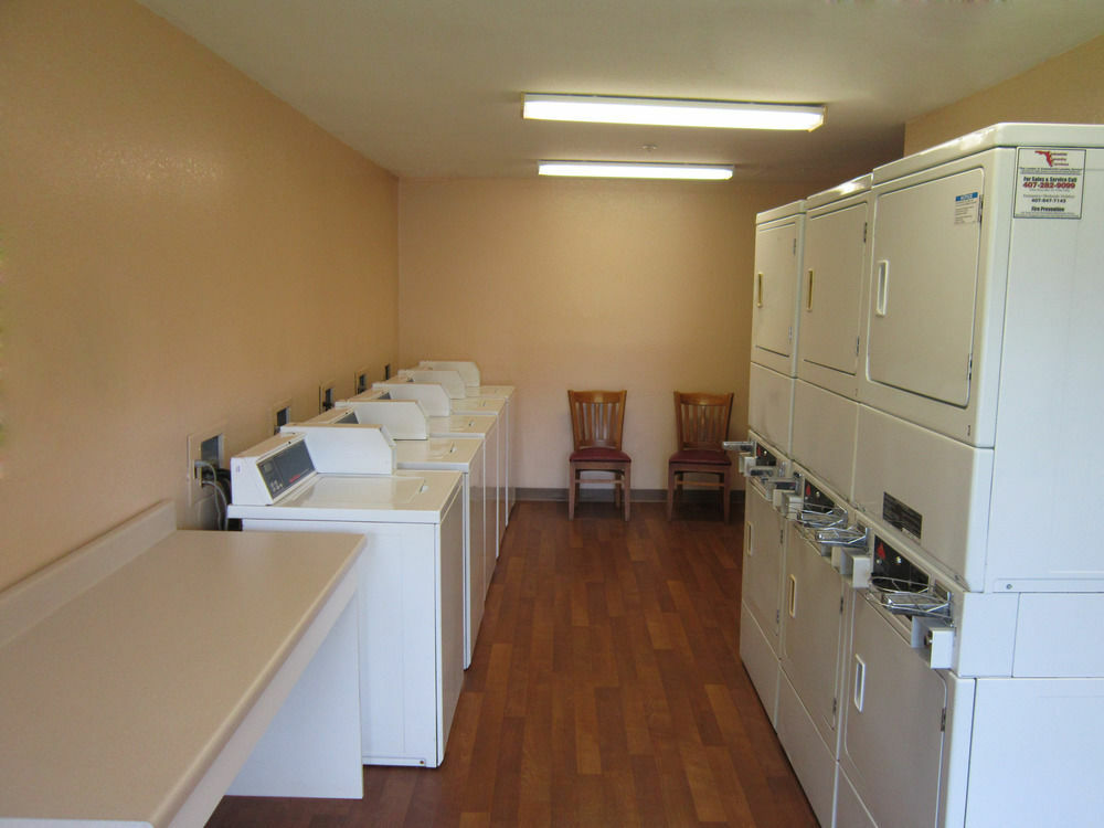 Hometowne Studios By Red Roof Orlando - Ucf Area Alafaya Extérieur photo